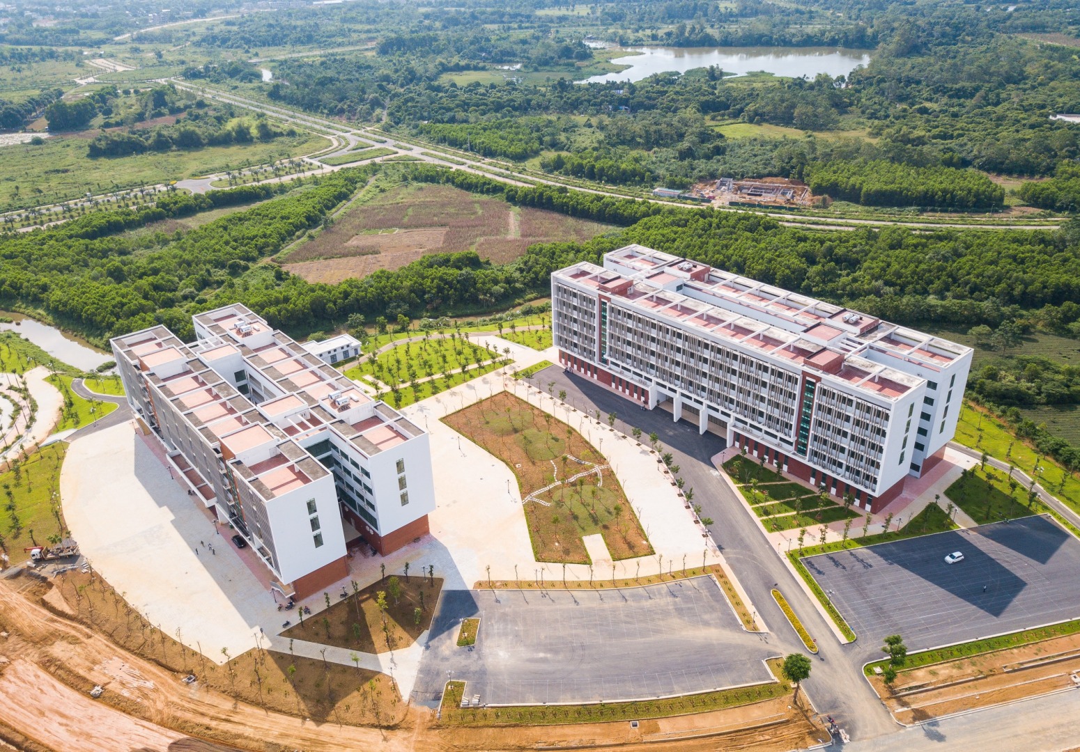HES - Trường THPT Khoa học Giáo dục